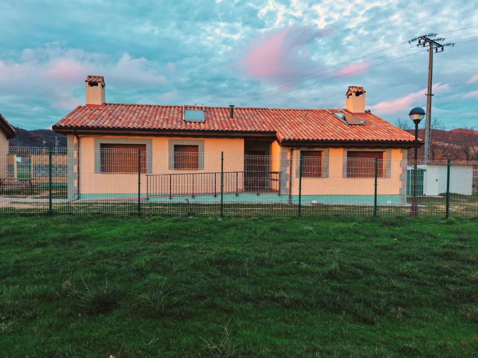 Casas Rurales Cuatro Valles Naredo de Fenar Exterior photo